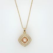 Diana – Gold Necklace with Diamond Shaped Pendant