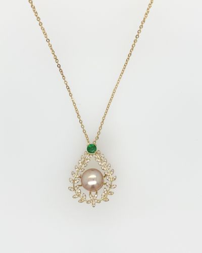 Olga – Gold Necklace with Teardrop Shaped Pendant