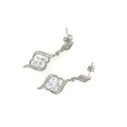 Maryam – Dangle Crystal Earring