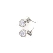 Bonita – Heart Shaped Dangle Crystal Earrings