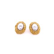 Olivia – Gold Mega Stud Earrings