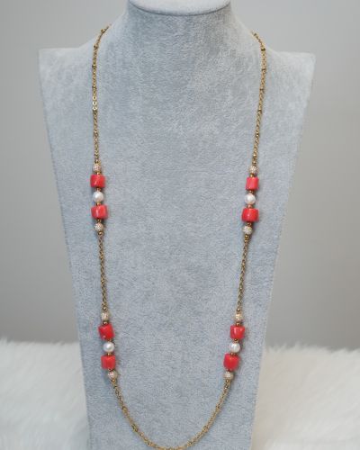 Lota – Elegant Freshwater Pearl and Coral Necklace