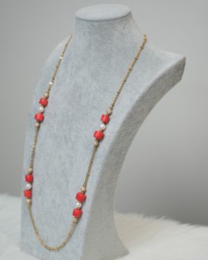 Lota – Elegant Freshwater Pearl and Coral Necklace