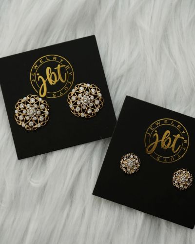 Aurora – Gold Zirconia Stud Earrings