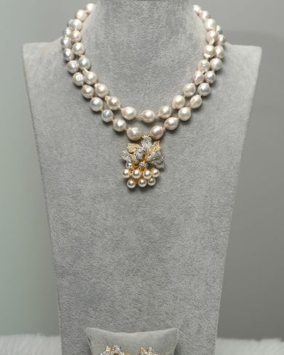 Laura – 2-Layered Baroque Pearl Necklace with Serinity Crystals & Zirconia Pendant