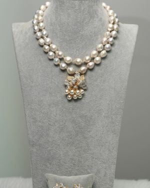 Laura – 2-Layered Baroque Pearl Necklace with Serinity Crystals & Zirconia Pendant
