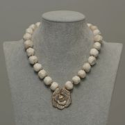 Ama – One Layer Off White Coral Necklace Set with Two tone Rose Pendant