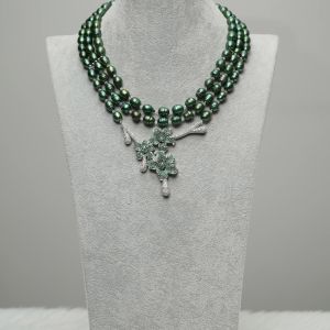 Olivea - 3-Layer Olive Green Freshwater Pearl Jewelry Set with Zirconia Pendant