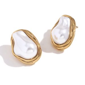Vera Baroque Pearl Studs